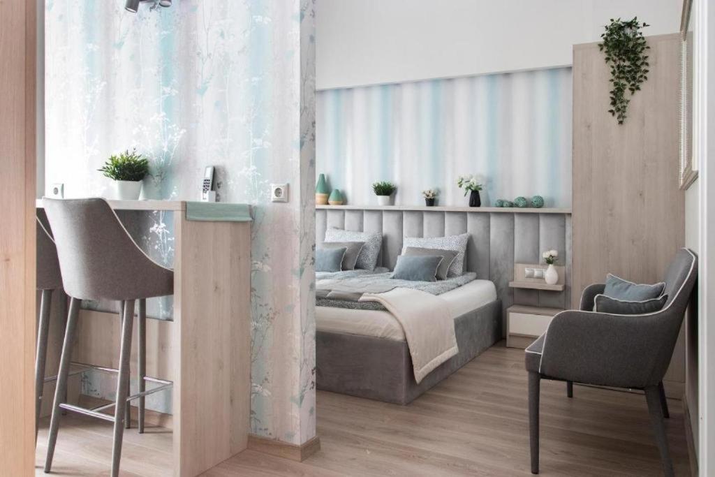 Colton Budapest Révay Apartments Esterno foto