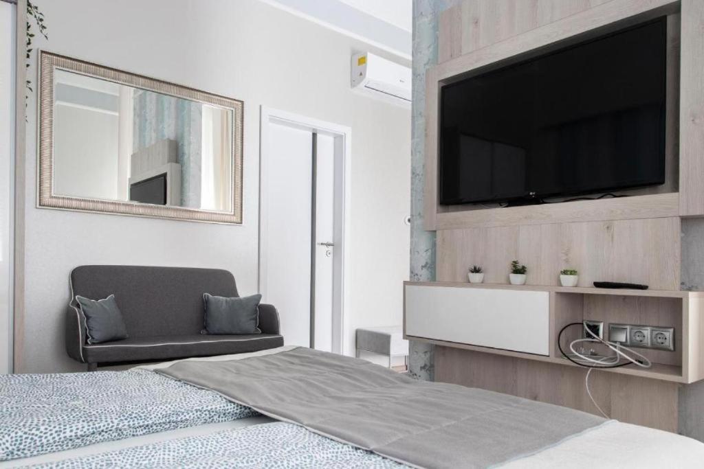 Colton Budapest Révay Apartments Esterno foto